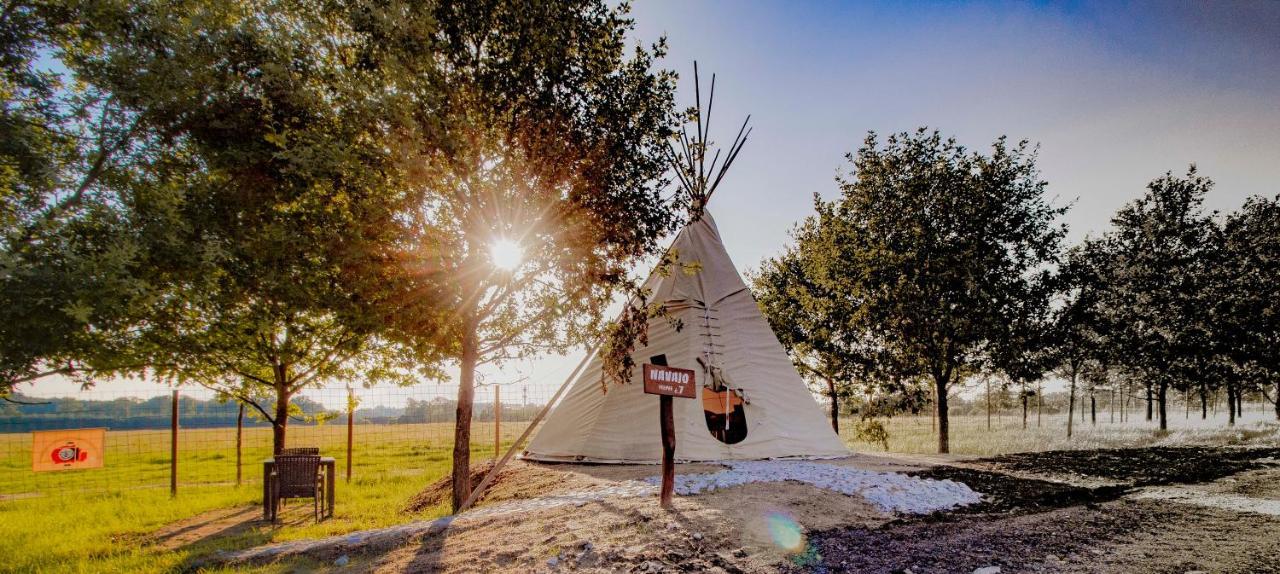 Residence Safari Resort - Teepee Village Borovany  Dış mekan fotoğraf